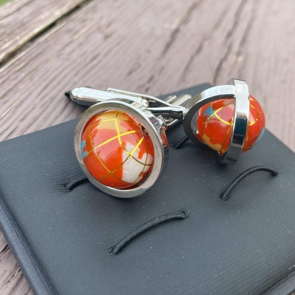 New Red Spinning World Cufflinks with Cufflink Case - Picture 3 of 7